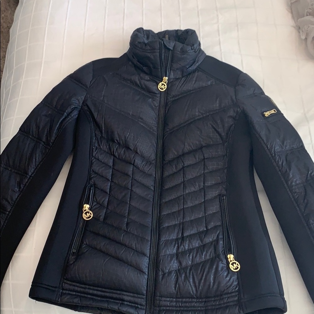 Black Michael Kors Jacket with Fuzzy Hood 🖤